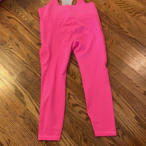 Gap Fit Barbiecore Workout Set - Picture 4 of 6